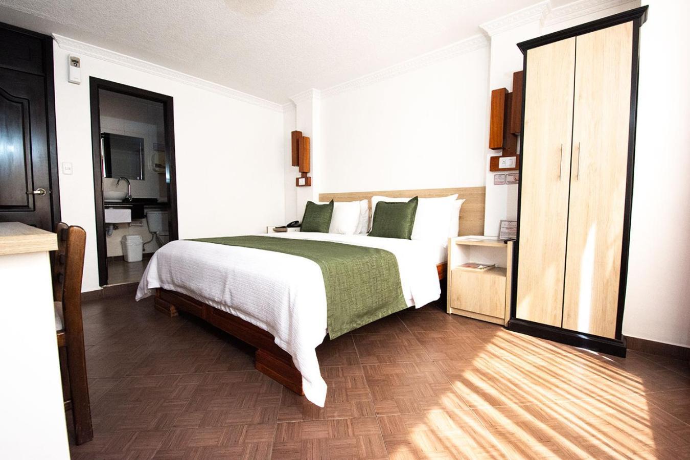 Hotel Plaza Victoria Ibarra Dış mekan fotoğraf