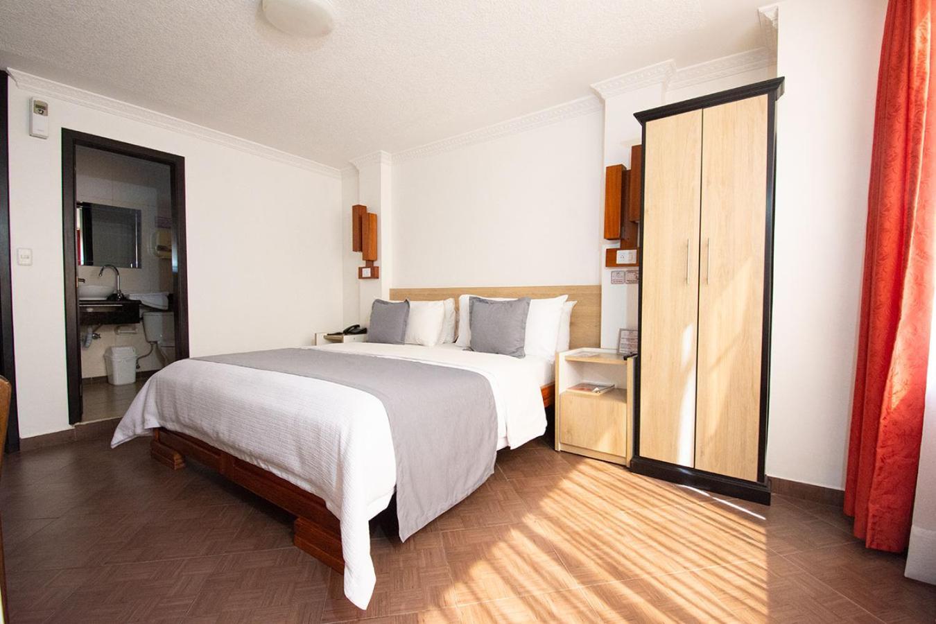 Hotel Plaza Victoria Ibarra Dış mekan fotoğraf