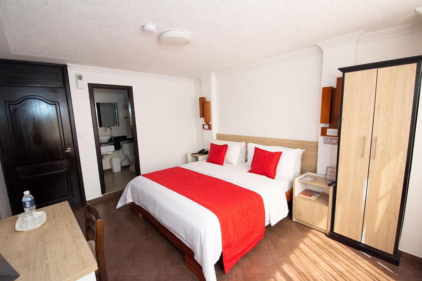 Hotel Plaza Victoria Ibarra Dış mekan fotoğraf