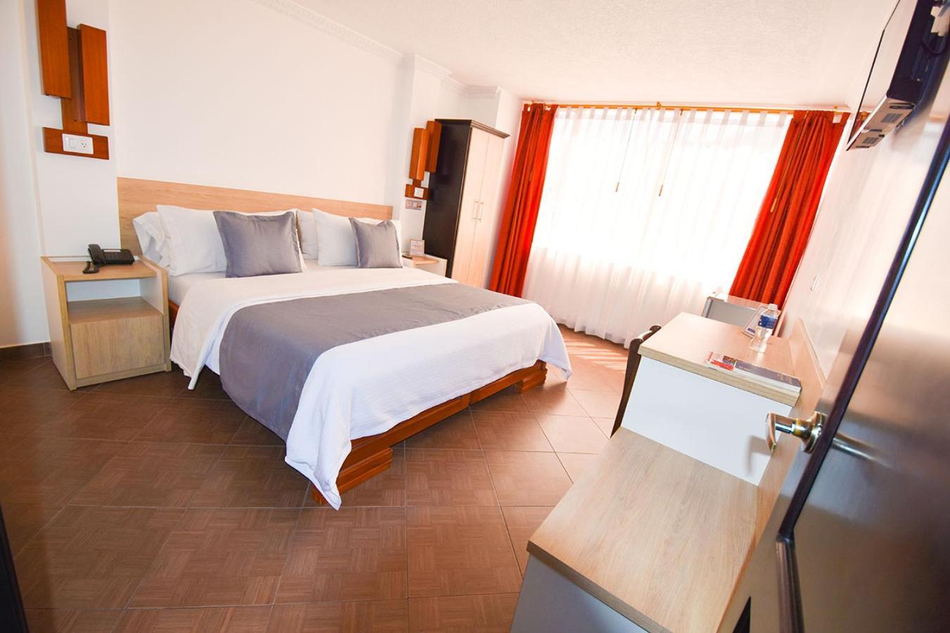 Hotel Plaza Victoria Ibarra Dış mekan fotoğraf