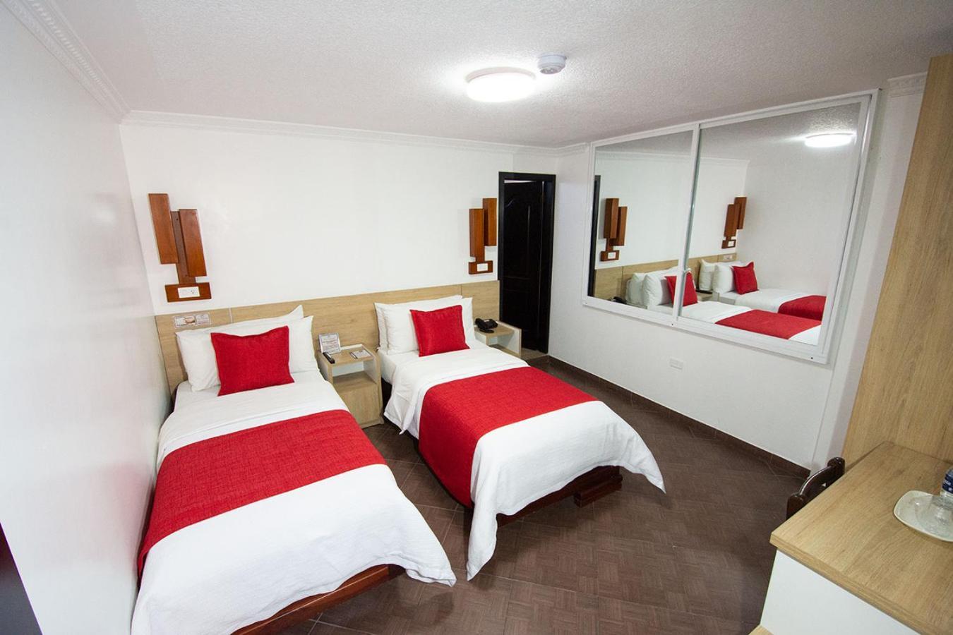 Hotel Plaza Victoria Ibarra Dış mekan fotoğraf