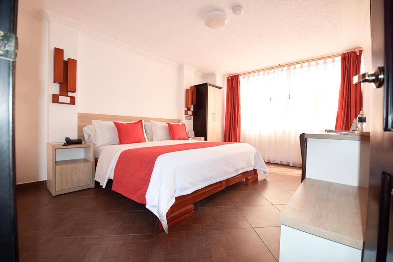 Hotel Plaza Victoria Ibarra Dış mekan fotoğraf