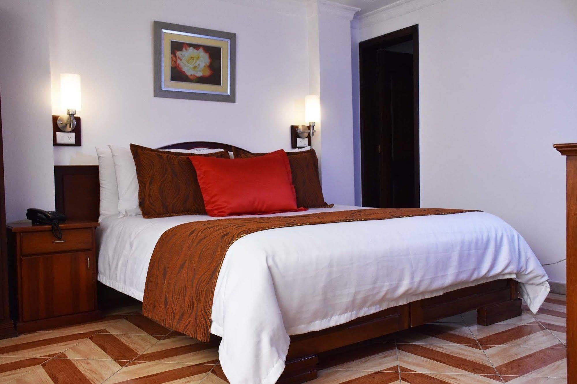 Hotel Plaza Victoria Ibarra Dış mekan fotoğraf
